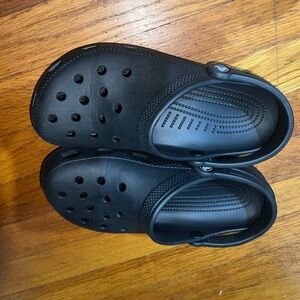 Women’s Crocs (9)